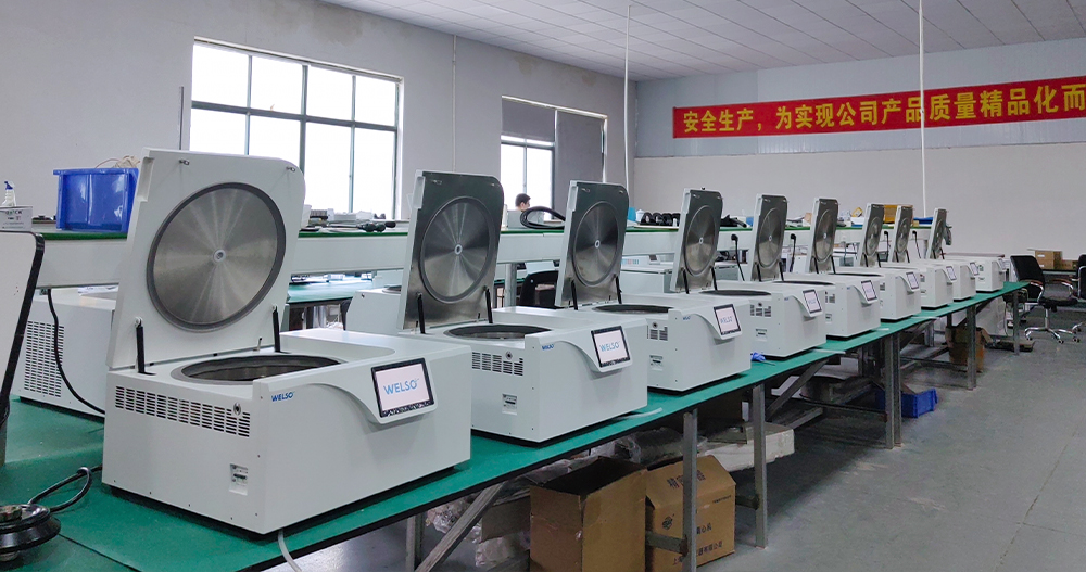 Low-Speed Refrigerated Centrifuge